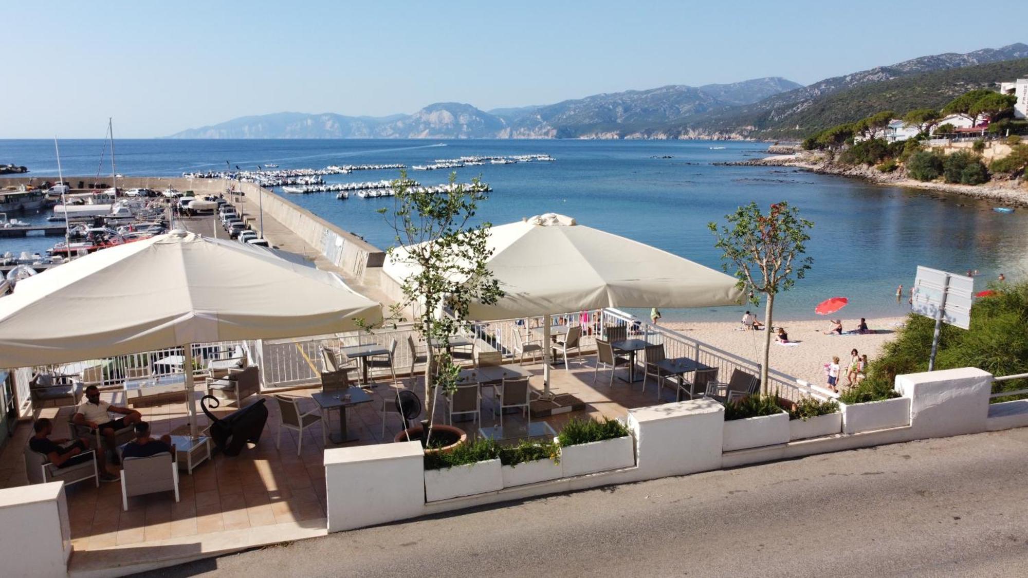 Bue Marino Hotel & Roof Lounge Кала-Гононе Экстерьер фото